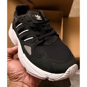 Adidas Falcon W Size 5.5